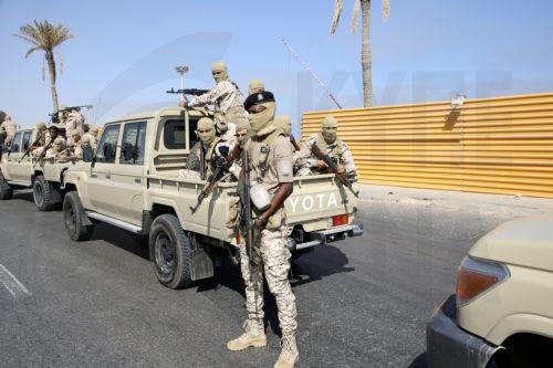 Σφοδρές συγκρούσεις ενόπλων ομάδων στην πρωτεύουσα της Λιβύης