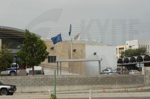 Υπό εξαήμερη κράτηση νεαρός για υπόθεση διάρρηξης και κλοπής όπλων στη Λάρνακα