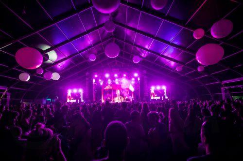 Στο νοσοκομείο ο θρυλικός κιθαρίστας Κάρλος Σαντάνα λόγω αφυδάτωσης