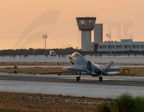 Συνελήφθη Αζέρος επειδή φωτογράφιζε τις βάσεις της Σούδας