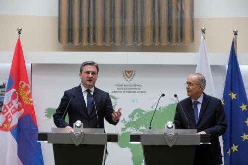 Kıbrıs ve Sırbistan dışişleri bakanları bir araya geldiler