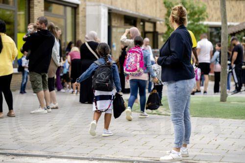 Οχτώ βδομάδες πληρωμένης γονικής άδειας προωθεί το Υπουργικό σε νέο εναρμονιστικό νομοσχέδιο