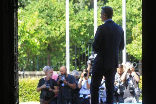 Με θλίψη και σεβασμό ο κόσμος αποχαιρετά τη Βασίλισσα Ελισάβετ, είπε ο Έλληνας Πρωθυπουργός