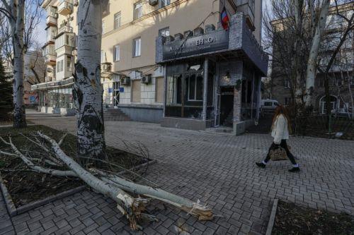 Ένας νεκρός και 19 τραυματίες σε ρωσική αεροπορική επίθεση στη Χερσώνα της Ουκρανίας