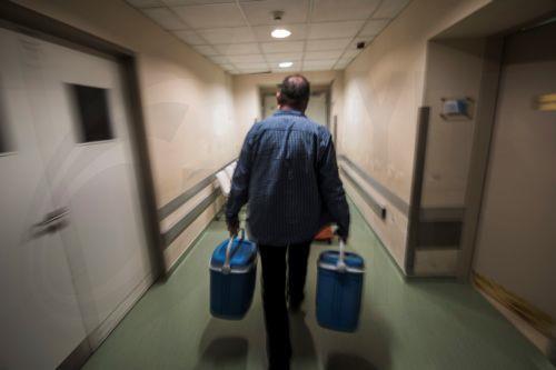 Τρεις ασθενείς ξανακερδίζουν ζωή με διασταυρούμενη μεταμόσχευση νεφρού στο ΓΝ Λευκωσίας