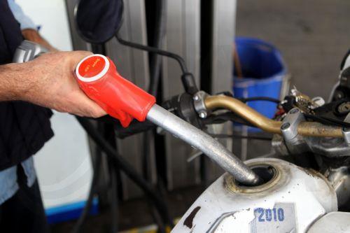 Τερματίστηκε τα μεσάνυκτα η επιδότηση στα καύσιμα, επιβάλλονται αυξήσεις