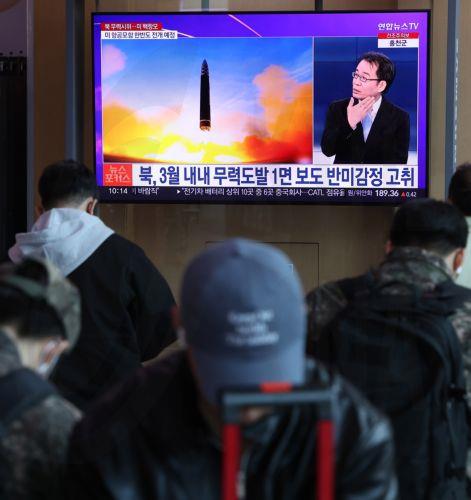Η Βόρεια Κορέα εκτοξεύει δυο βαλλιστικούς πυραύλους μικρού βεληνεκούς