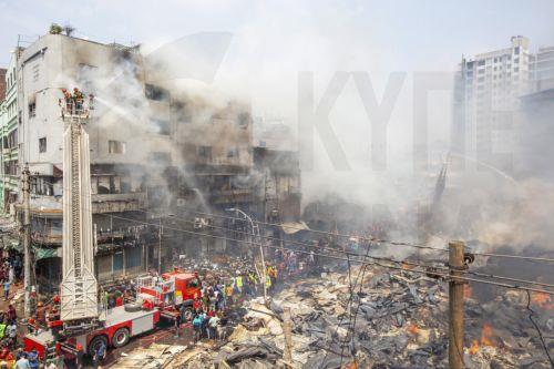 Μπαγκλαντές: Τουλάχιστον 19 νεκροί από συντριβή μαχητικού αεροσκάφους σε σχολείο