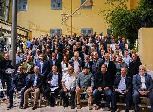 Δέσμευση ΚΟΠ για στήριξη σε παλαίμαχους ποδοσφαιριστές μετά το τέλος της καριέρας τους