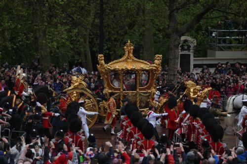Αρχηγοί κρατών χαιρετίζουν τη στέψη του βασιλιά Καρόλου Γ