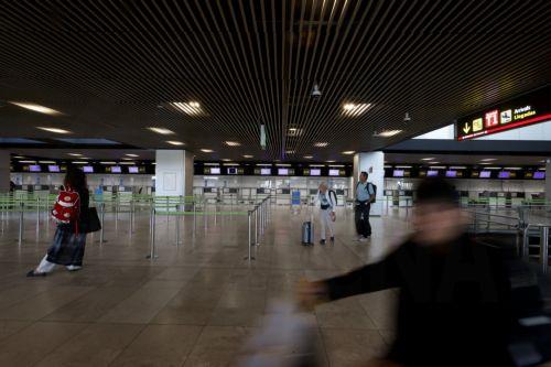 Η ΚΥΣΟΑ καταγγέλλει «απάνθρωπη μεταχείριση» μελών της στο αεροδρόμιο Βιέννης