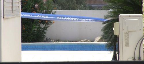 Υπό κράτηση η 42χρονη μητέρα του 10χρονου κοριτσιού που βρέθηκε νεκρό σε πισίνα