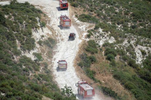 Τρία δεκάρια έκαψε πυρκαγιά σε δύσβατη περιοχή της επαρχίας Πάφου