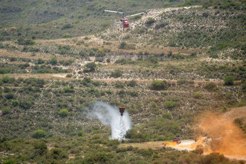 Υπό έλεγχο πυρκαγιά κοντά στην κοινότητα Χρυσοχούς, έκαψε οκτώ δεκάρια