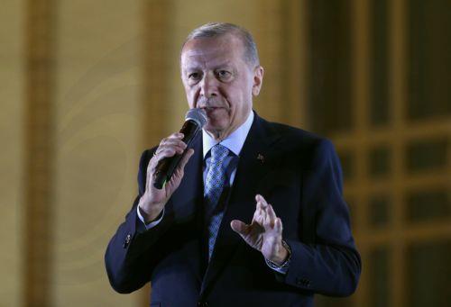 Αρχηγοί κρατών και κυβερνήσεων απηύθυναν συγχαρητήριά στον Ερντογάν