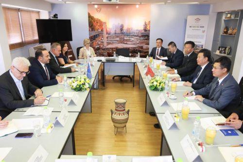 قبرص والصين تناقشان التعاون بينهما في قطاع السياحة