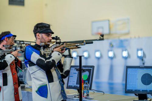 Τρία μετάλλια στον σταθερό στόχο στους ΑΜΚΕ