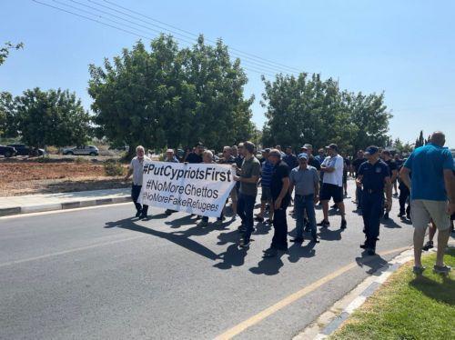 Εκδήλωση διαμαρτυρίας στη Χλώρακα για το μεταναστευτικό