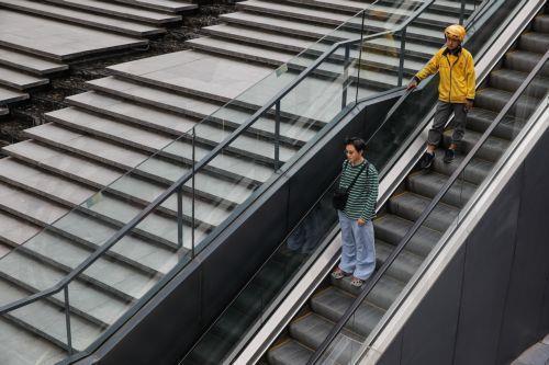 Slight drop in registered unemployed in March, according to Statistical Service