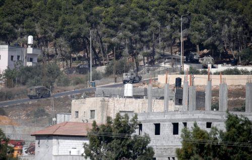 Αναφορές για ισχυρές εκρήξεις κοντά στην Άκαμπα από ιρανικούς πυραύλους