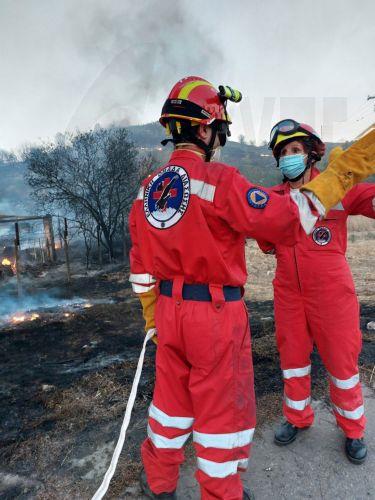 Κατασβέστηκε πριν επεκταθεί πυρκαγιά σε αυτοκίνητο στην παραλία της Γεροσκήπου