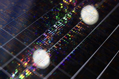 Για αυξανόμενο κίνδυνο στον εφοδιασμό τσιπ της Ασίας λόγω πολέμου στη Μ. Ανατολή προειδοποιεί ο Fitch