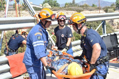 Διάσωση τραυματισμένου κυνηγού στον Δελίκηπο από την Πυροσβεστική