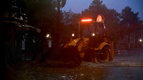 Φωτιά σε εκσκαφέα σε λατομείο στο Φαρμακά διερευνά η Αστυνομία