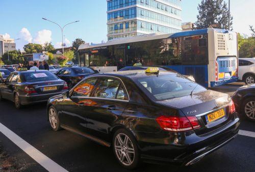 Αρχή Αδειών: Οριστικός αποκλεισμός αριθμού ταξί από αεροδρόμια λόγω παραβάσεων