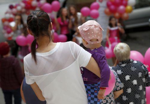 Θα φωταγωγηθεί με χρυσό χρώμα για τον παιδικό καρκίνο η Βουλή