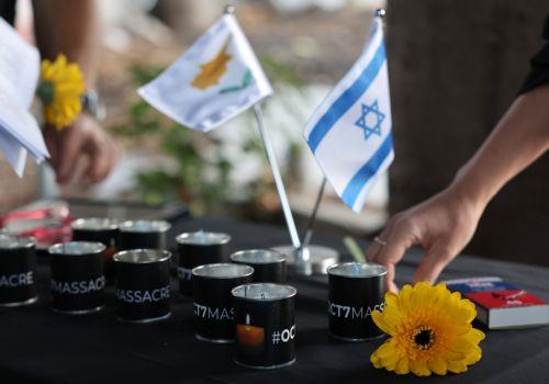 Συμβολική δράση αλληλεγγύης διοργάνωσε ο Κυπρο-Ισραηλίτικος Σύνδεσμος Φιλίας