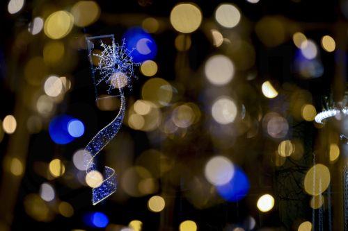 Χριστουγεννιάτικο Δώρο σε δικαιούχους ΕΕΕ & άλλα επιδόματα ενέκρινε το Υπουργικό