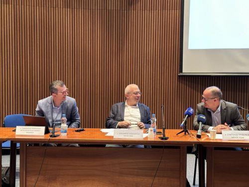 Cyberattacks considered the highest risk facing the economy, survey shows