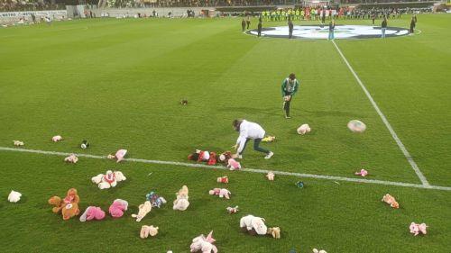 Λούτρινα παιγνίδια σε 1800 παιδιά για τις γιορτές, από εκστρατεία του ΠΣΣΕ