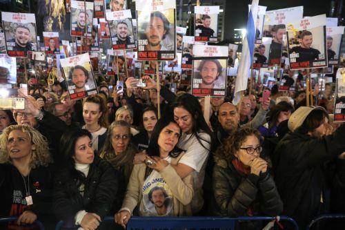 Δεκάδες χιλιάδες διαδηλωτές στο Τελ Αβίβ ζήτησαν παραίτηση του Νετανιάχου