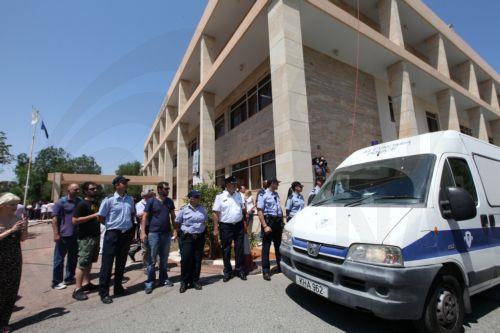 Επικυρώθηκε η κράτηση των πέντε φερόμενων μελών εγκληματικής οργάνωσης μέχρι τη δίκη