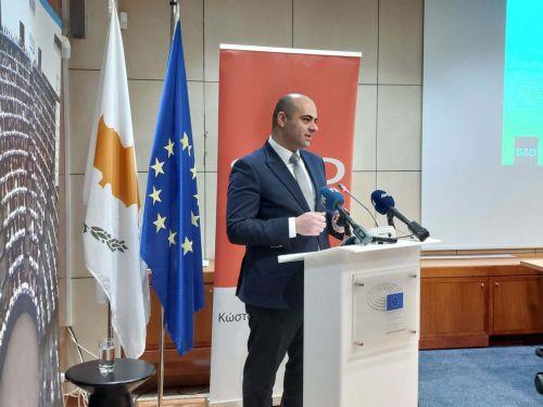 Διαδικτυακά η επανεγγραφή για ανεργιακό, είπε ο Υπ. Εργασίας μετά το Υπουργικό