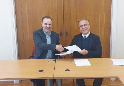 Μνημόνιο συνεργασίας υπέγραψαν οι Επιτροπές Βιοηθικής Κύπρου και Ελλάδας