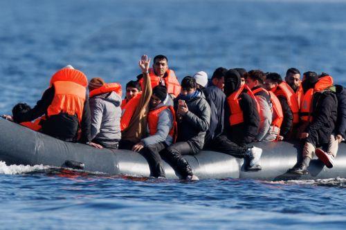 Τουλάχιστον 10 νεκροί σε ναυάγιο μεταναστών στη Μάγχη