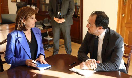 مبعوثة الأمين العام للأمم المتحدة تجتمع مع الزعيمين القبرصيين اليوم الأربعاء