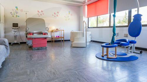 O ηθοποιός Τέιλορ Λότνερ και η συζυγός του περιμένουν το πρώτο τους παιδί