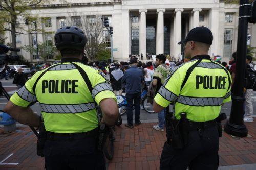 Στις ΗΠΑ η Αστυνομία διέλυσε δύο καταυλισμούς φιλοπαλαιστίνιων ακτιβιστών