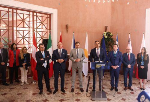 Suriyeli mültecilerin statüsünün yeniden değerlendirilmesine yönelik Bakanlar Kurulunda görüş birliğine varıldı