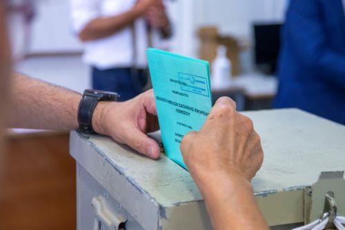 Ο ΥΠΕΣ χαιρετίζει την μείωση ηλικιακού ορίου του εκλέγειν στα 17 έτη