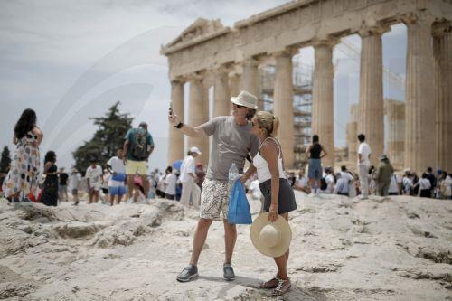 Πέντε χιλιάδες ευρώ για ιδιωτικές ξεναγήσεις στην Ακρόπολη