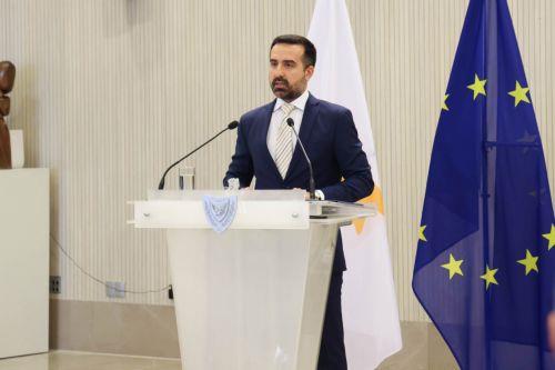 Η ΚΔ δεν προβαίνει σε επαναπροωθήσεις, λέει ο Υφ. Μετανάστευσης για αναφορές ΜΜΕ