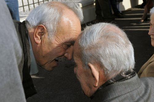 Αναφορές Σ.Ι.Ν.Α για «σκοτεινά συμφέροντα» πίσω από τροποποιήσεις για τα γηροκομεία