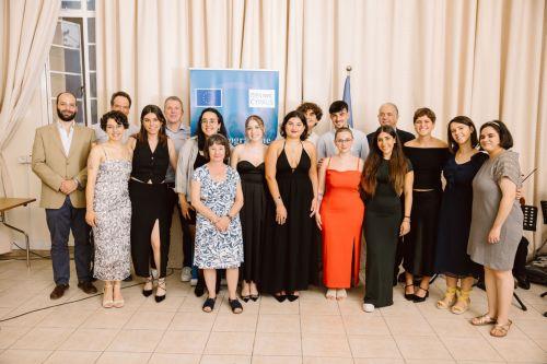 UWCdeki Kıbrıslı Gençlere yönelik AB Burs programı, 2022-2024 bursiyerlerinin mezuniyetini kutladı