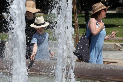 Temps reaching 43 C inland on Tuesday, red alert level for risk of forest fires