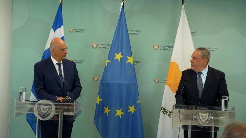 Με τον Κύπριο ομόλογο του συζήτησαν την αμυντική συνεργασία Ελλάδας - Κύπρου λέει ο Δένδιας